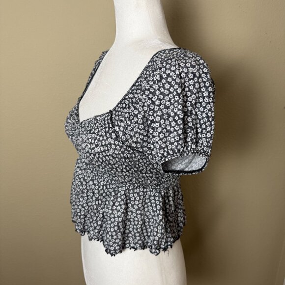 URBAN OUTFITTERS Navy Blue Floral Ruched Crop Top Cap Sleeves Size XS - Picture 5 of 12